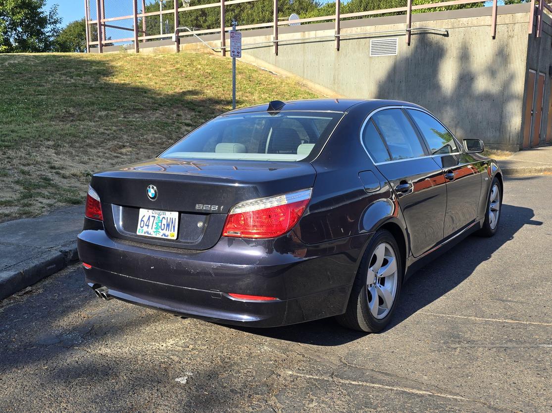 2008 BMW 5 Series 528i photo 4