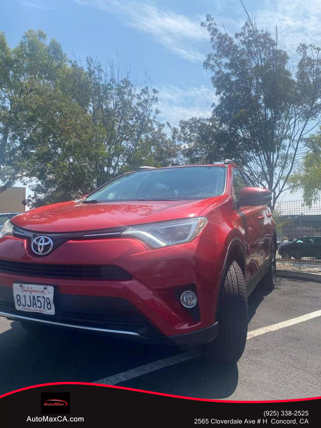 2016 Toyota RAV4 XLE photo 2