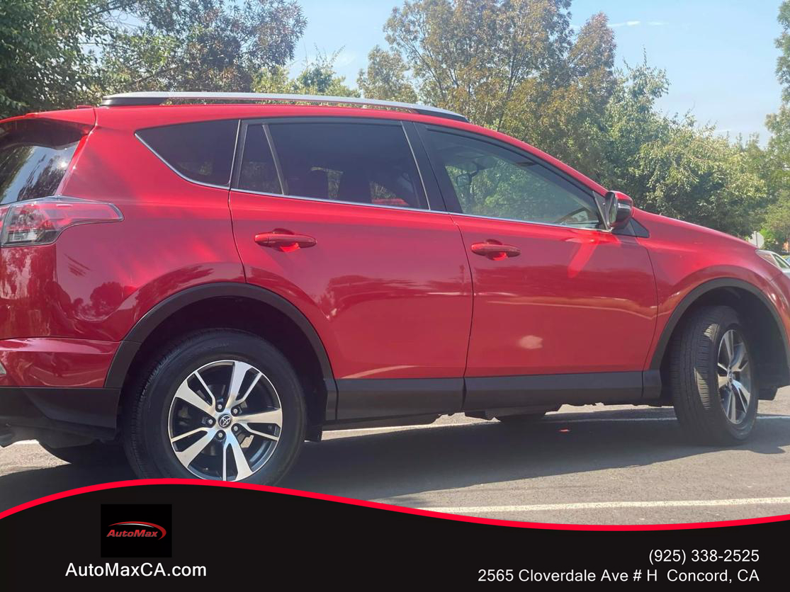 2016 Toyota RAV4 XLE photo 8