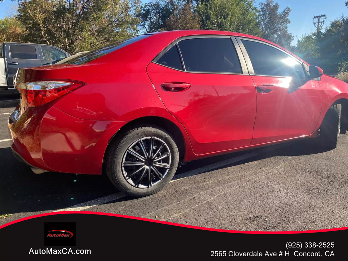 2016 Toyota Corolla LE photo 11