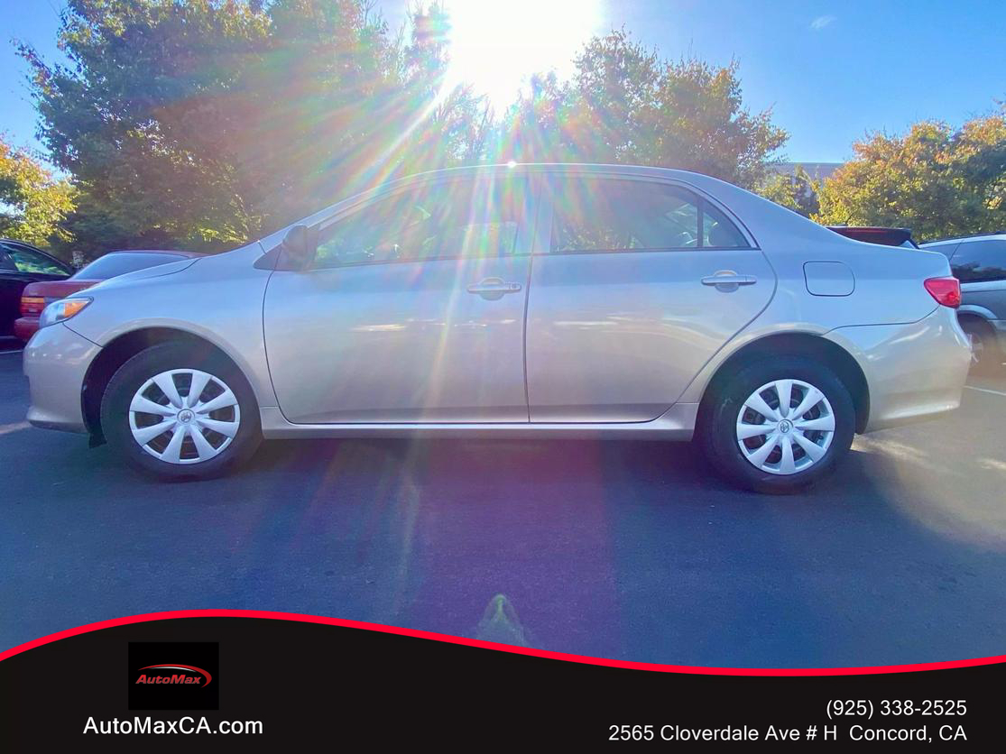 2009 Toyota Corolla LE photo 10