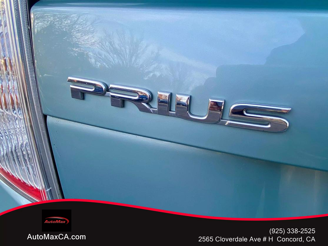 2013 Toyota Prius One photo 13