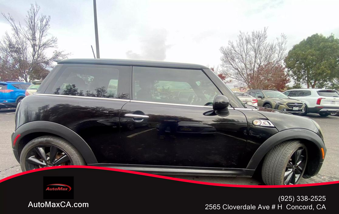 2011 MINI Cooper S photo 6