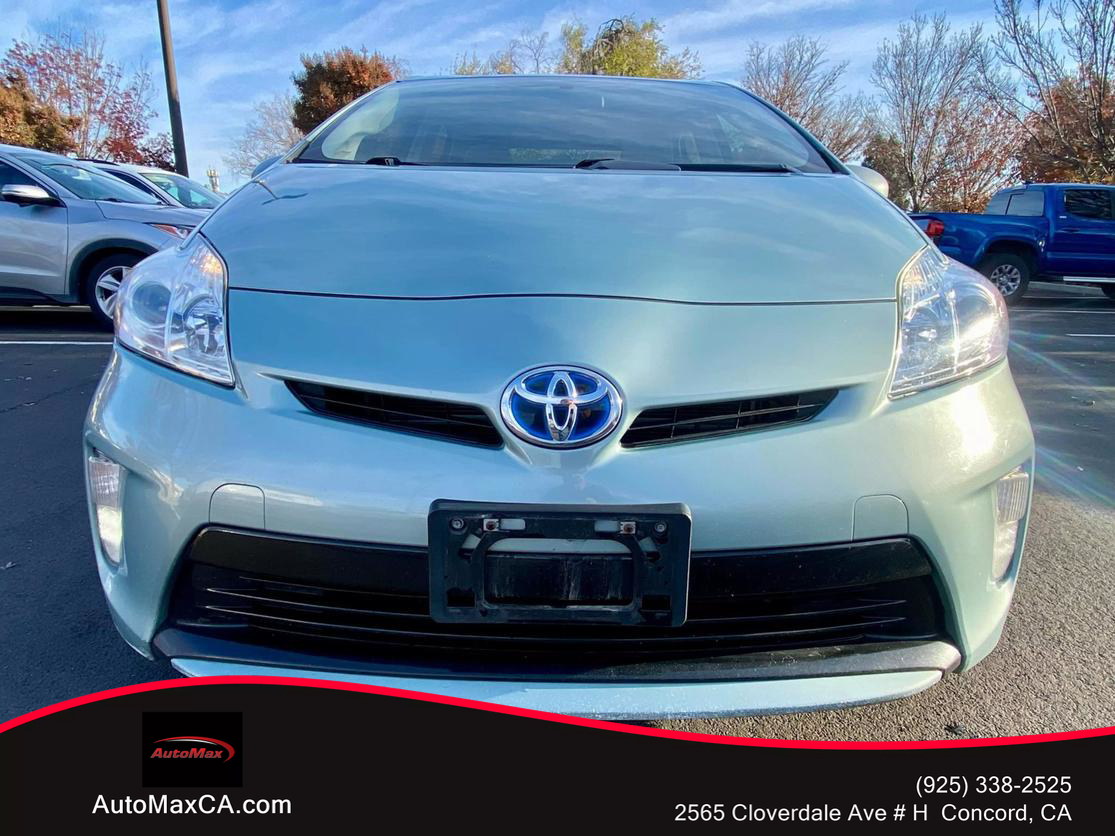 2013 Toyota Prius One photo 3