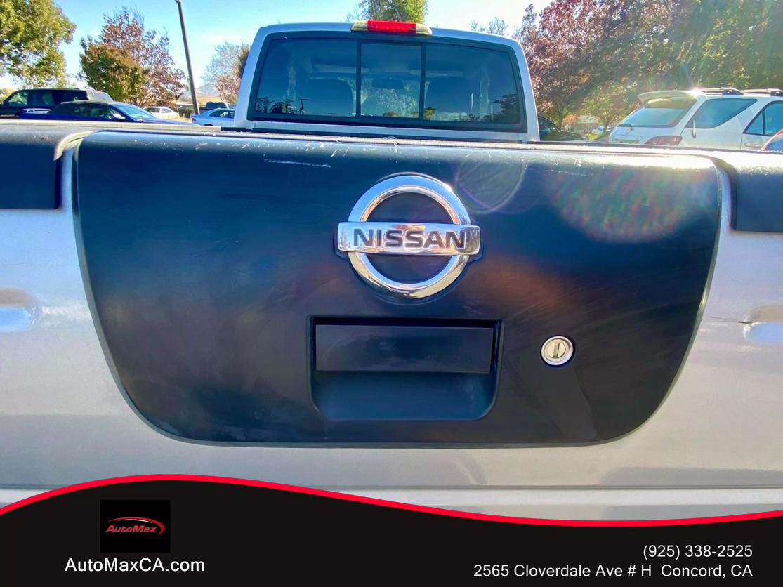 2004 Nissan Frontier XE photo 28