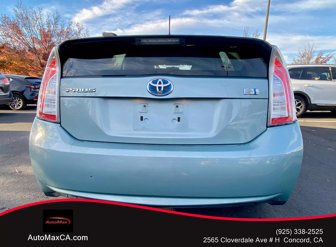 2013 Toyota Prius One photo 8