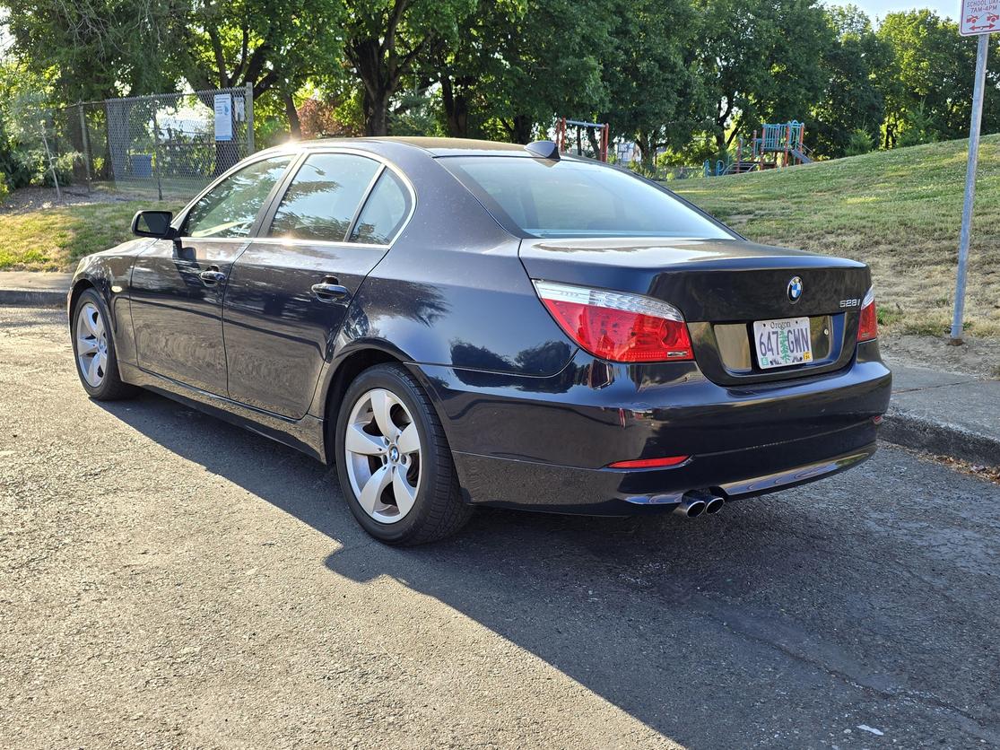 2008 BMW 5 Series 528i photo 2