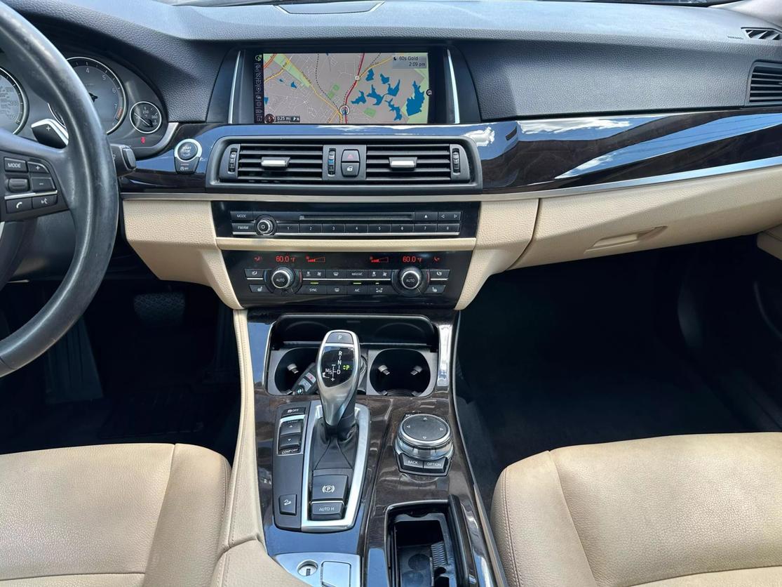 2016 BMW 5 Series 528i photo 15