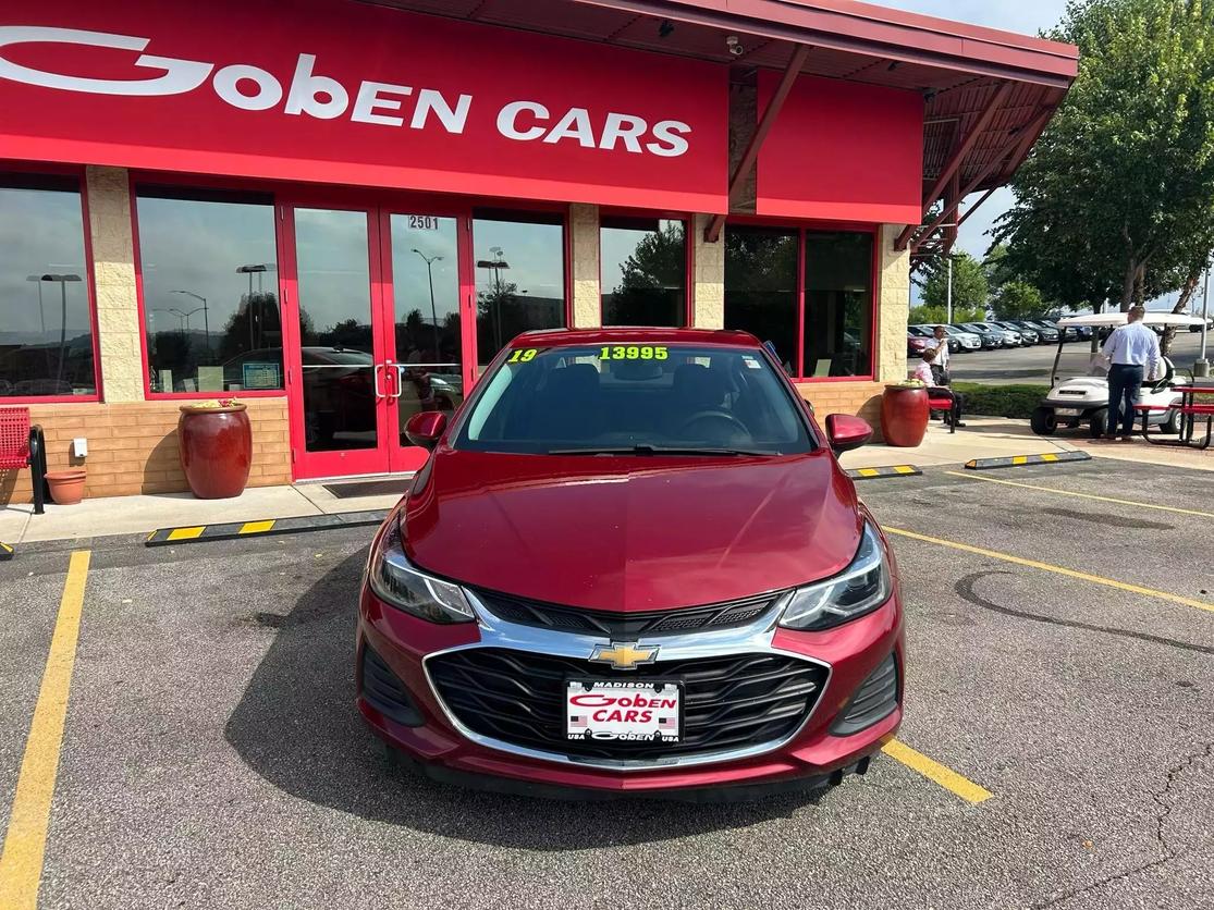 Used 2019 Chevrolet Cruze LT with VIN 1G1BE5SMXK7128126 for sale in Middleton, WI