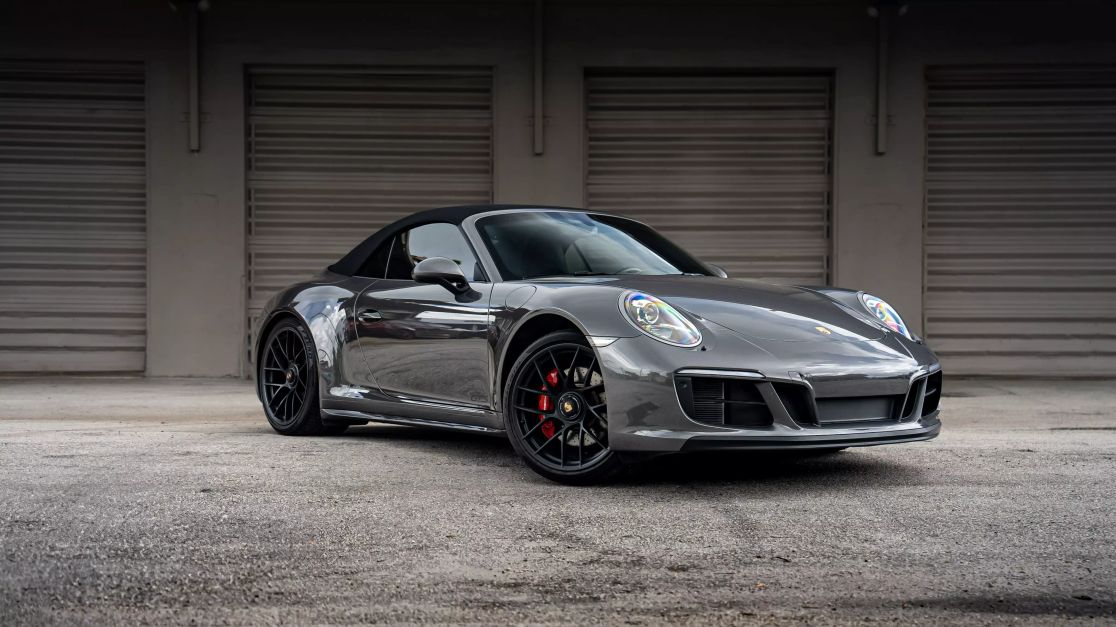 2017 Porsche 911 Carrera GTS
