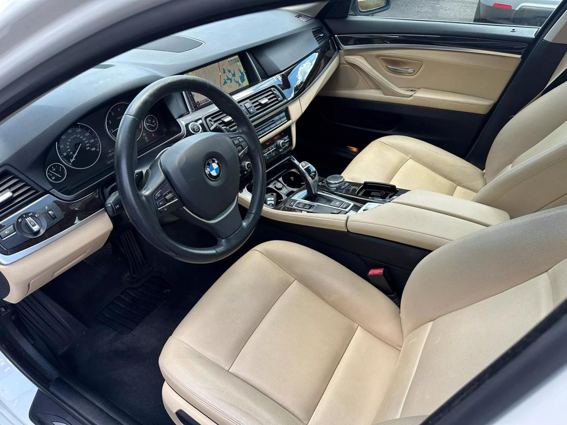 2016 BMW 5 Series 528i photo 10