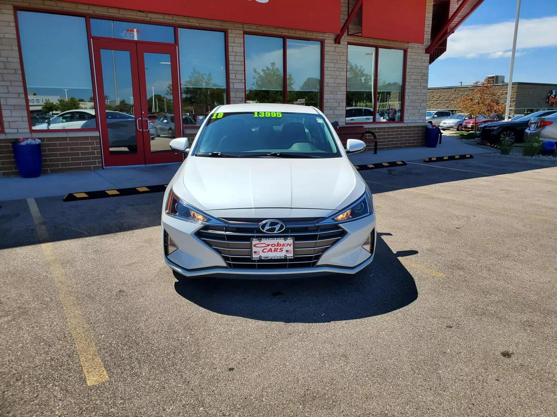 Used 2019 Hyundai Elantra SE with VIN 5NPD74LF7KH435950 for sale in Middleton, WI