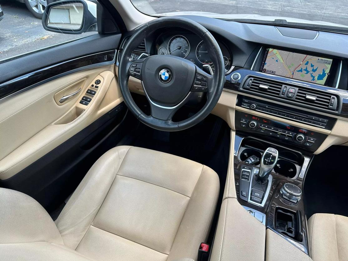 2016 BMW 5 Series 528i photo 11