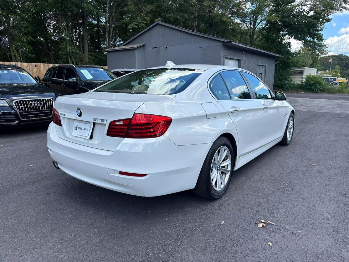 2016 BMW 5 Series 528i photo 5