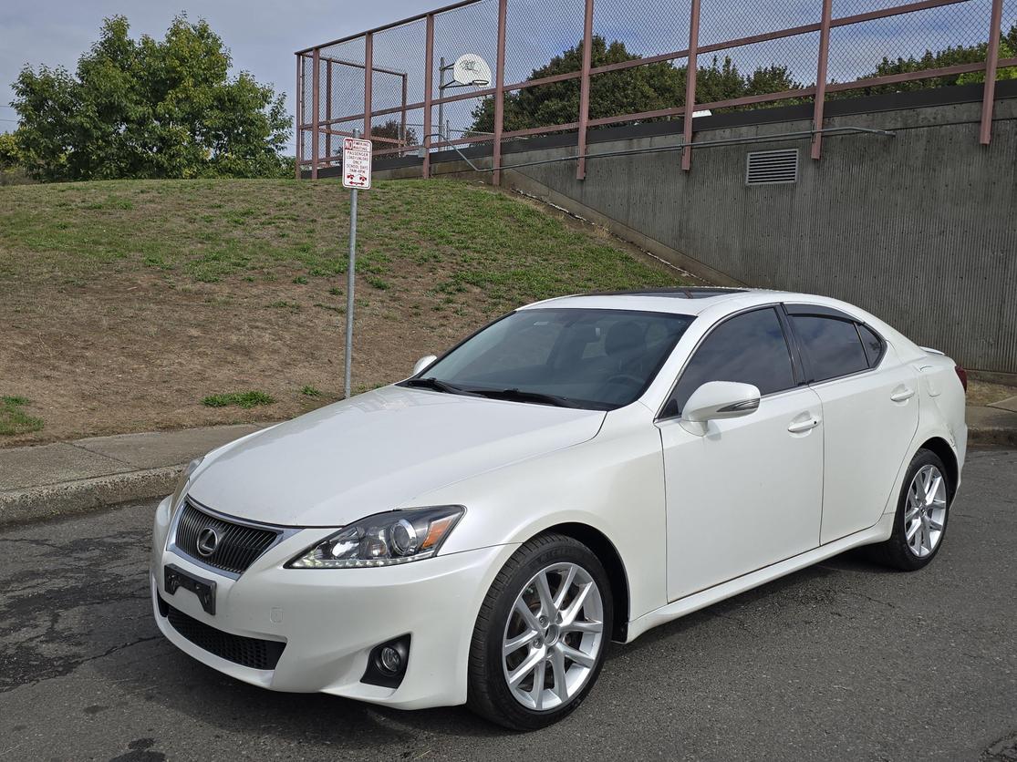 2011 Lexus IS 250 photo 3