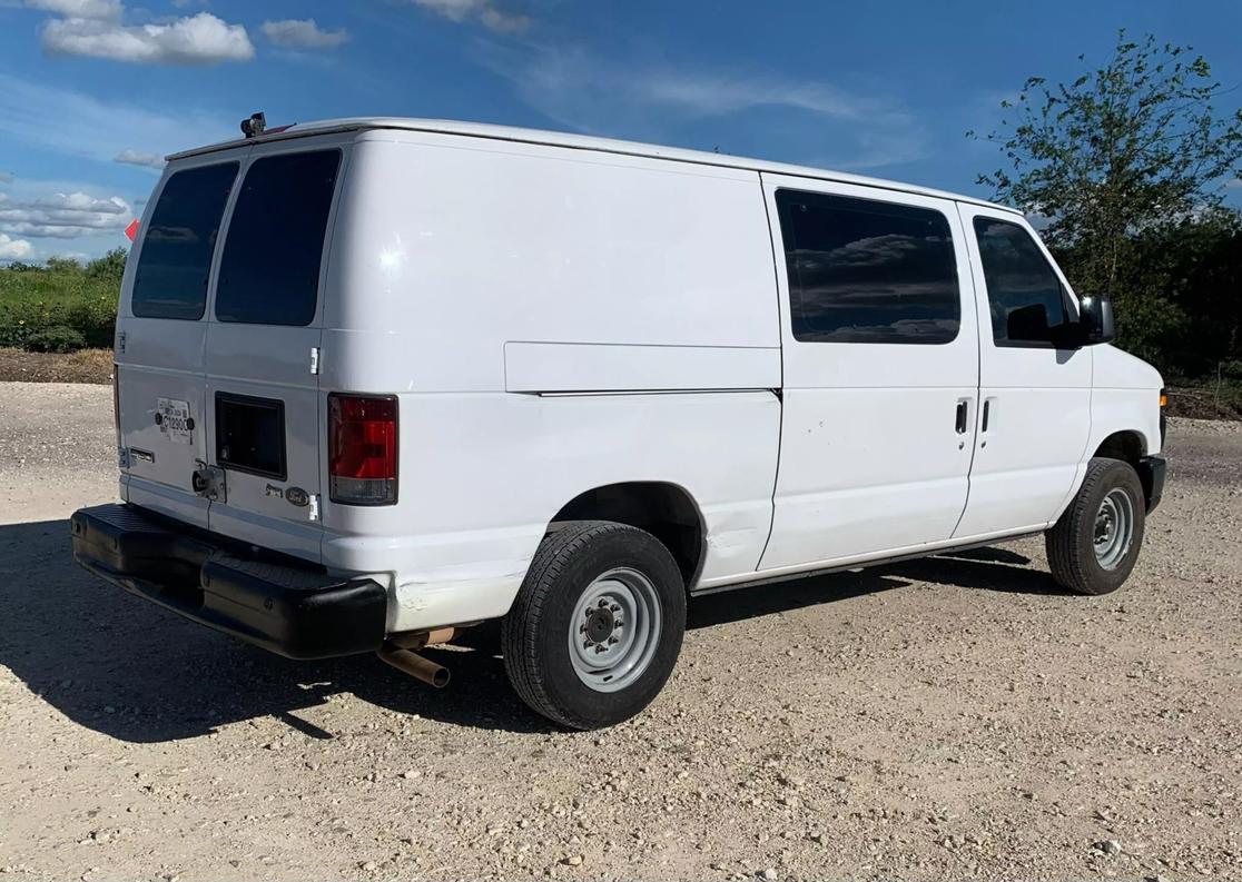 2013 Ford E-Series Econoline Van Commercial photo 4