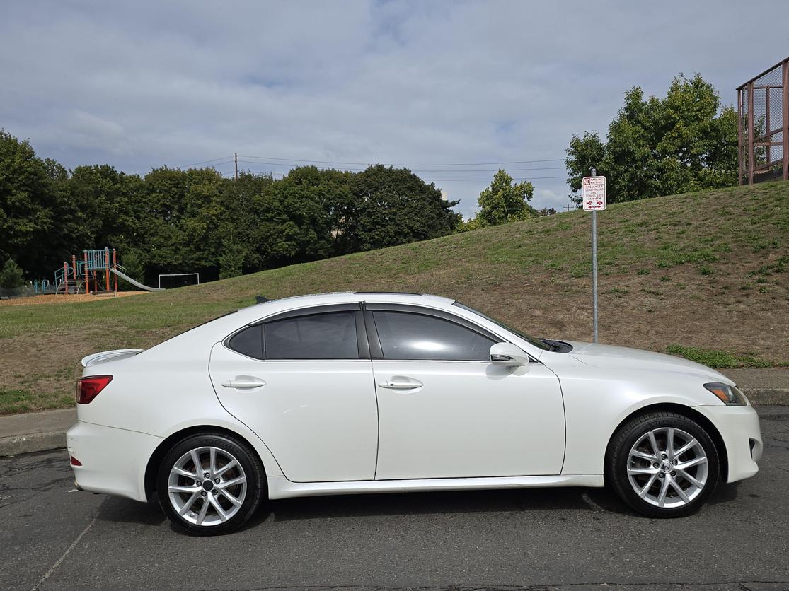 2011 Lexus IS 250 photo 6