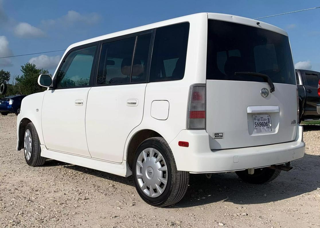 2006 Scion xB Base photo 3