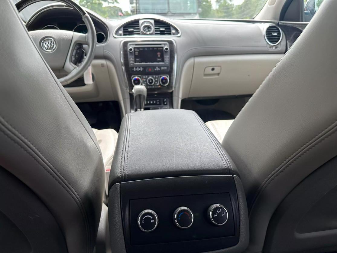 2017 Buick Enclave Leather photo 16