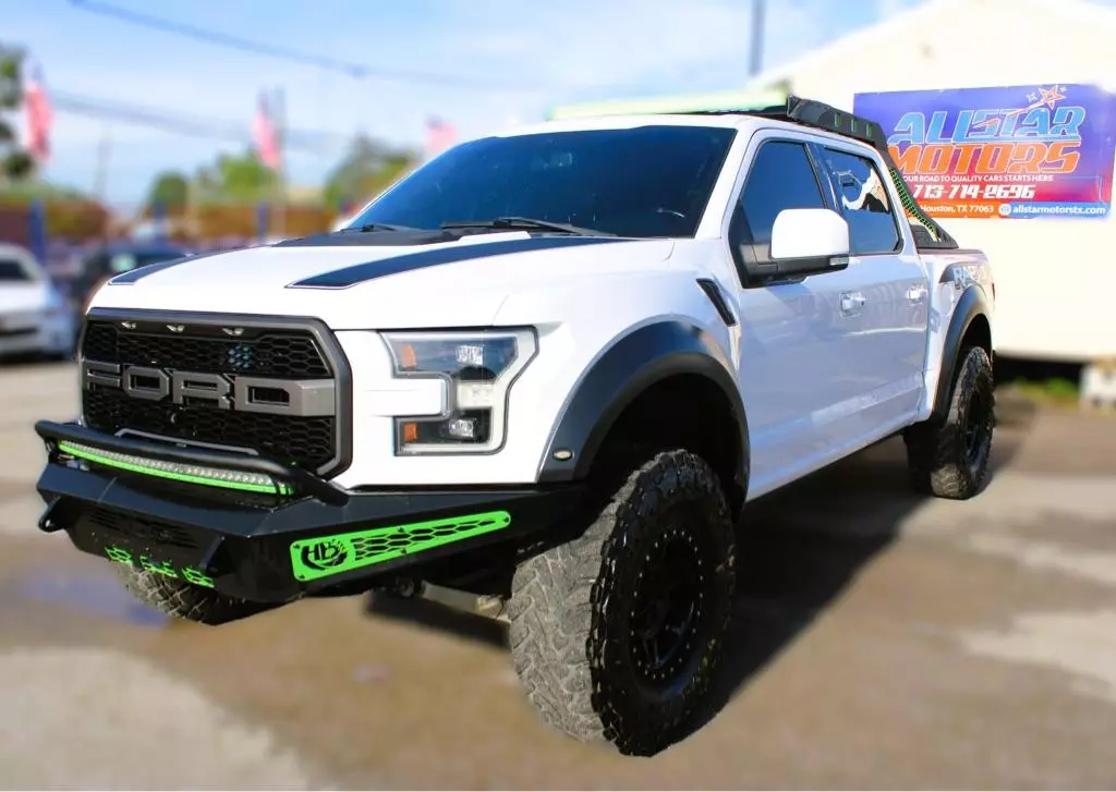 2019 Ford F-150 Raptor photo 2