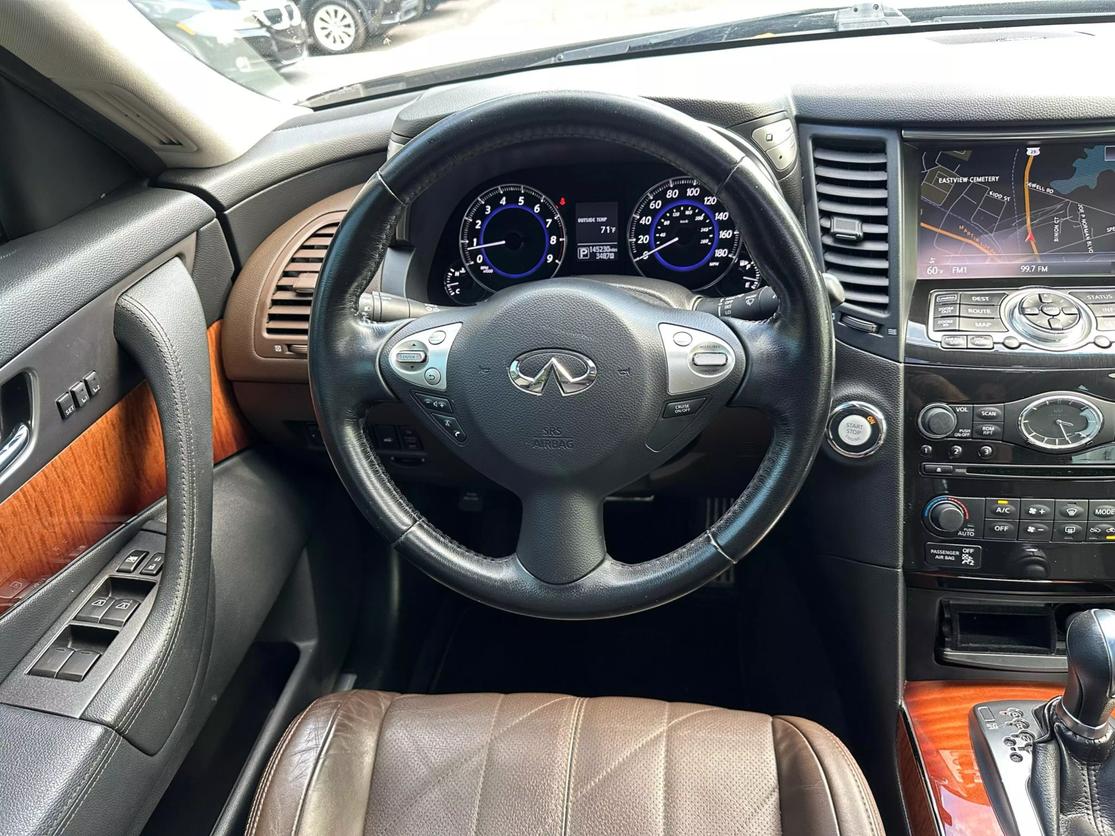 2016 INFINITI QX70 Base photo 15