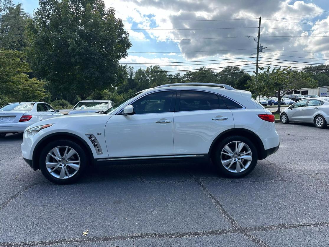 2016 INFINITI QX70 Base photo 8