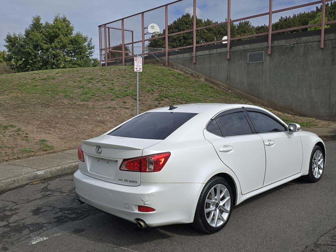 2011 Lexus IS 250 photo 4