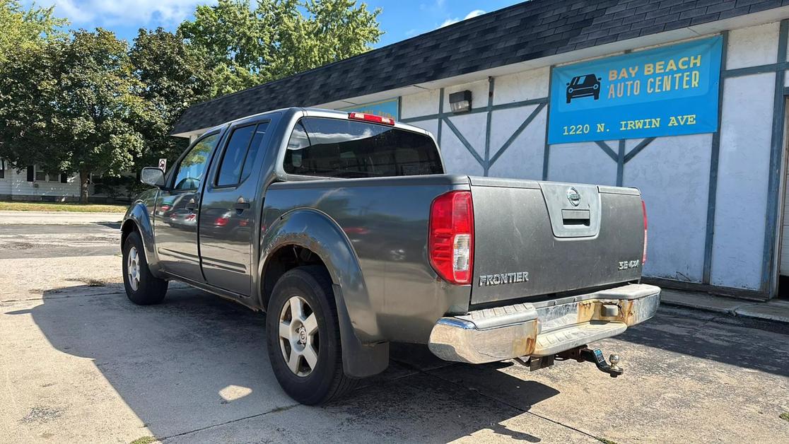 2005 Nissan Frontier SE photo 3