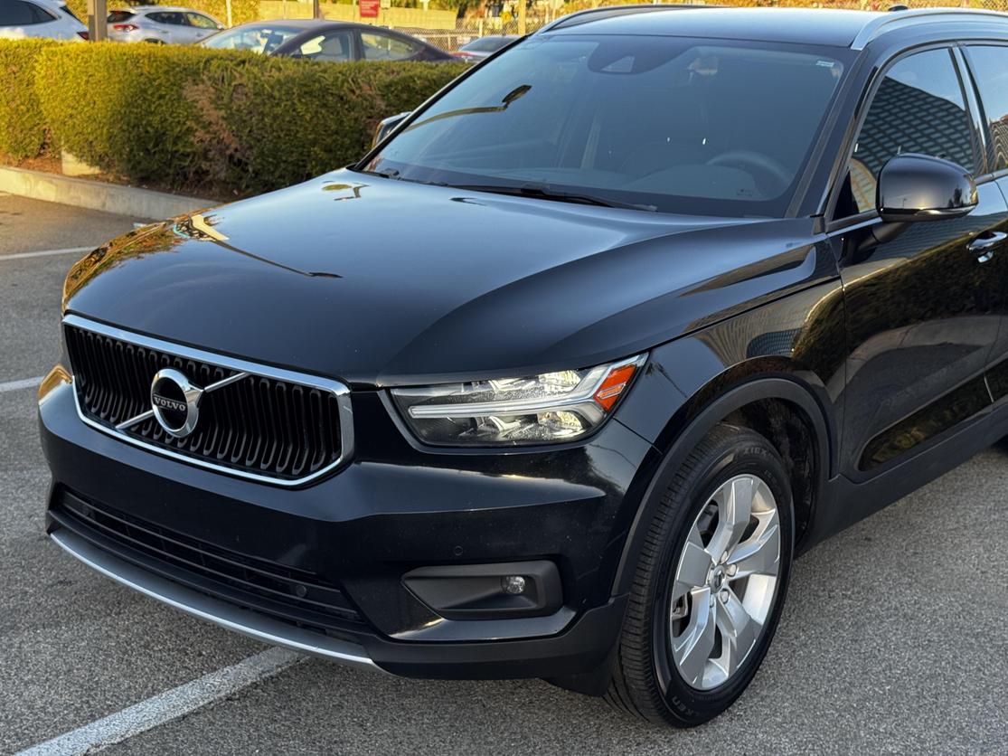 2021 Volvo XC40 Momentum photo 9