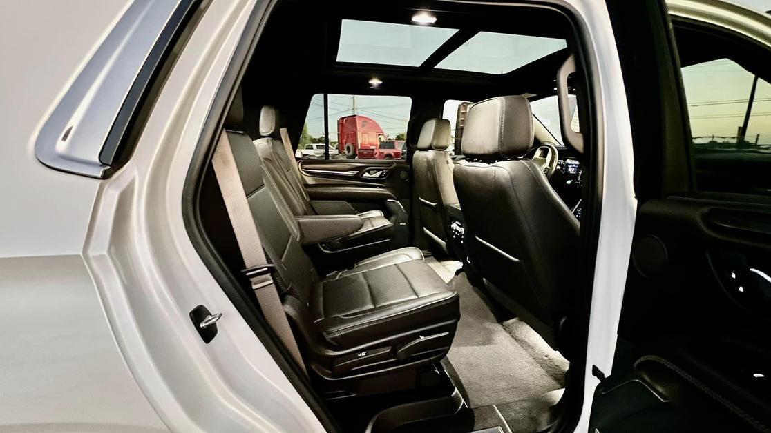 2021 GMC Yukon Denali photo 17