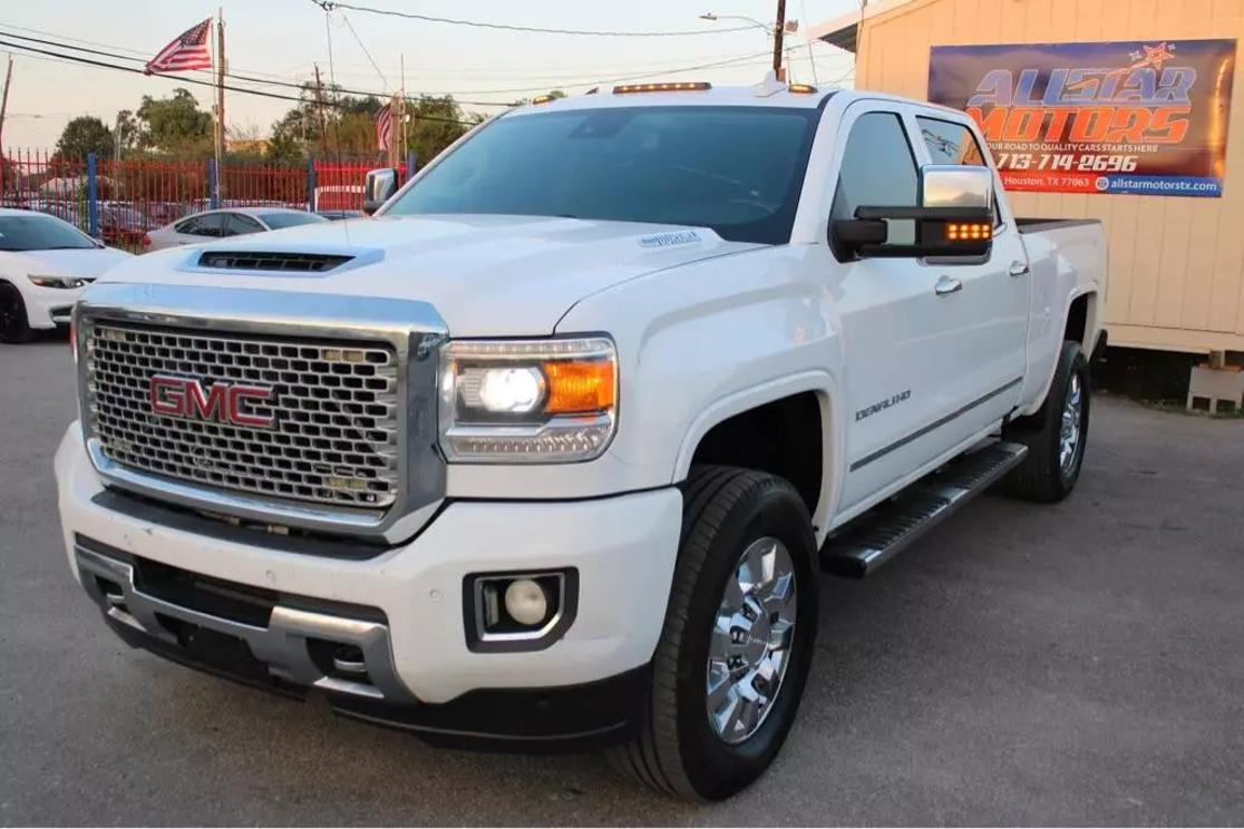 2017 GMC Sierra 3500 Denali HD Denali photo 2