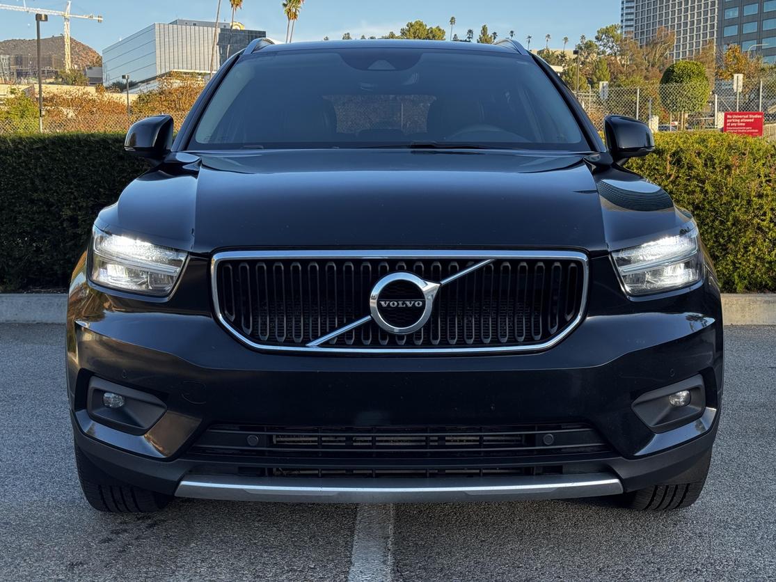 2021 Volvo XC40 Momentum photo 4