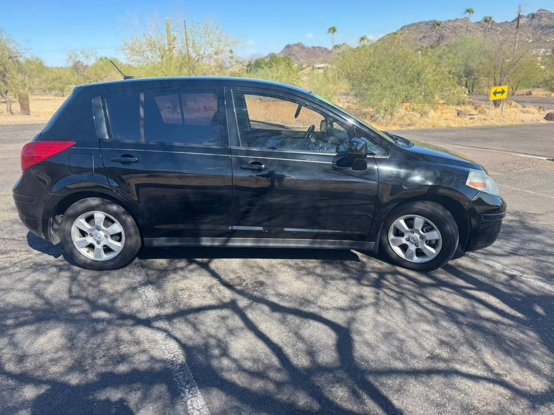 2008 Nissan Versa SL photo 6