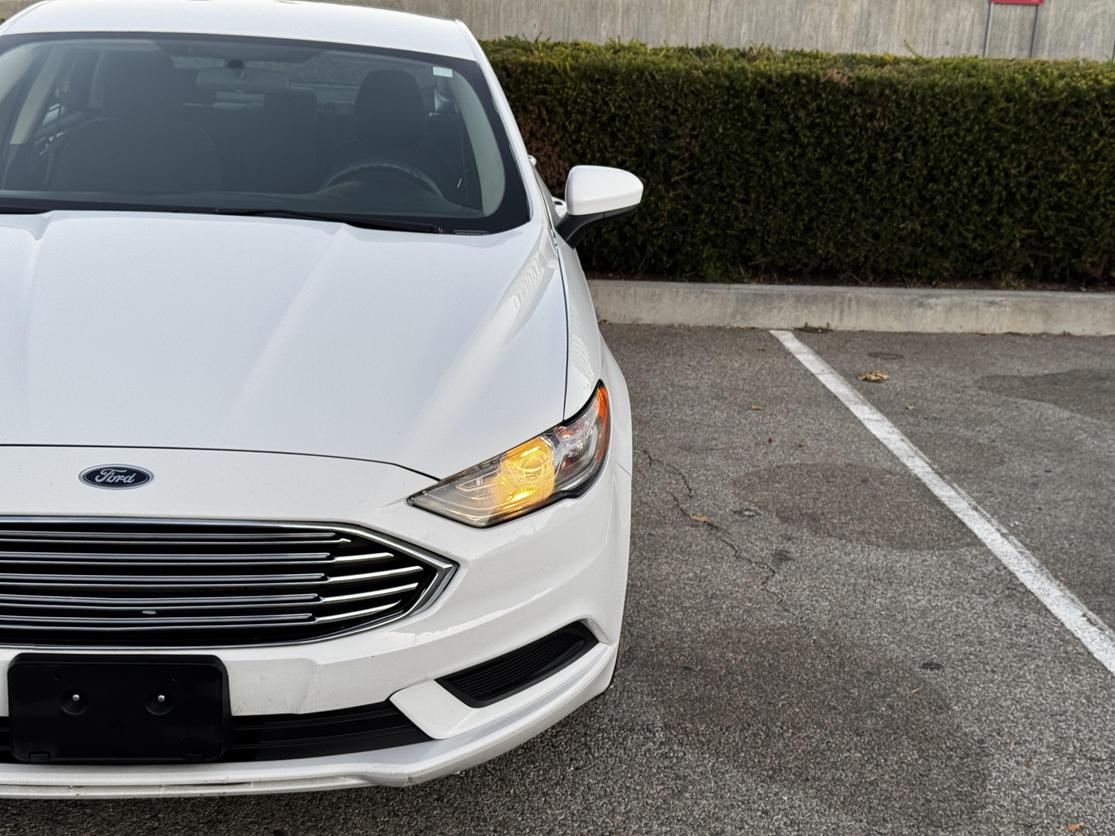 2017 Ford Fusion Hybrid SE photo 8