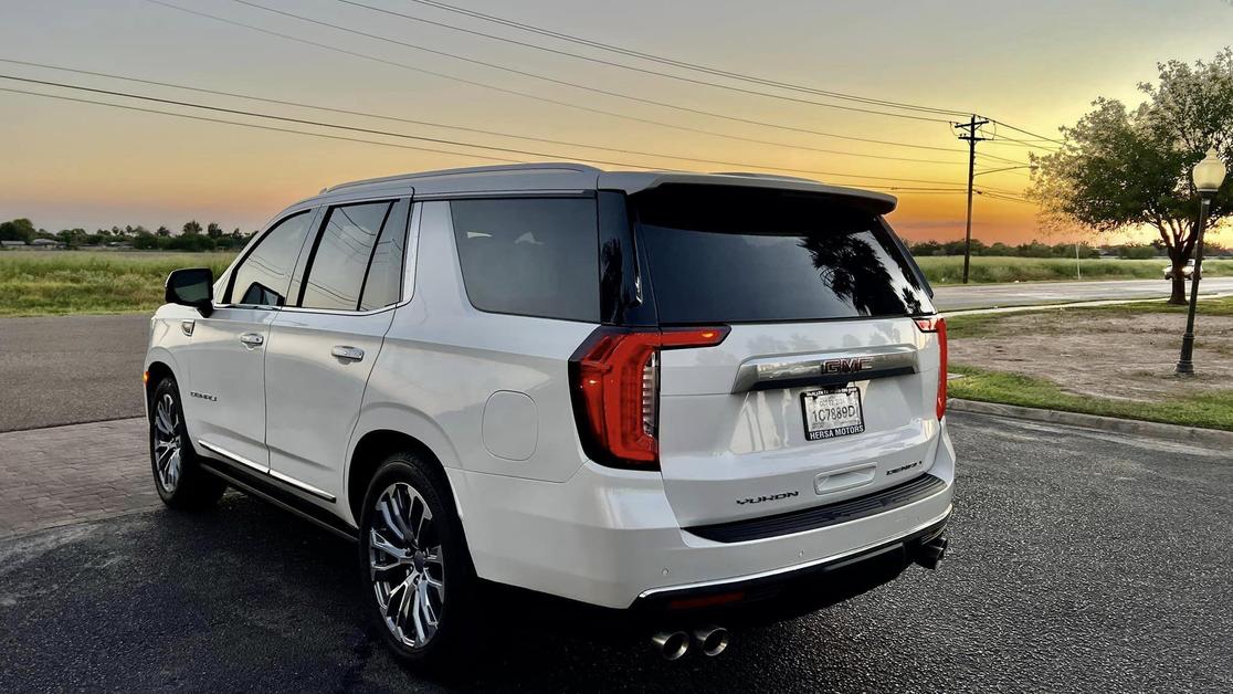 2021 GMC Yukon Denali photo 7