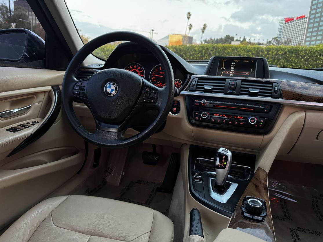 2014 BMW 3 Series 320i photo 20