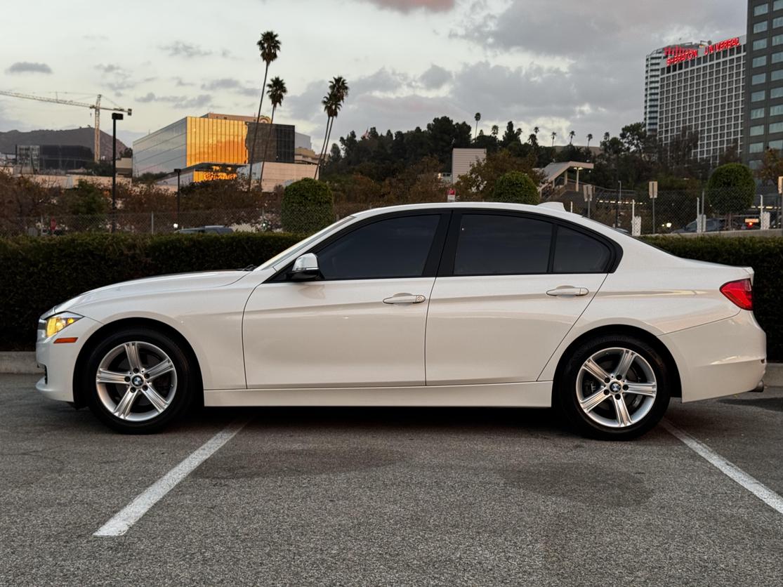 2014 BMW 3 Series 320i photo 11