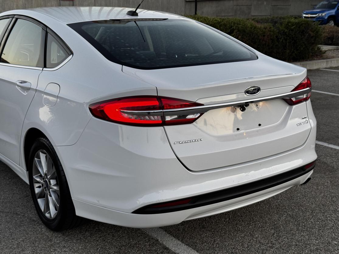 2017 Ford Fusion Hybrid SE photo 17