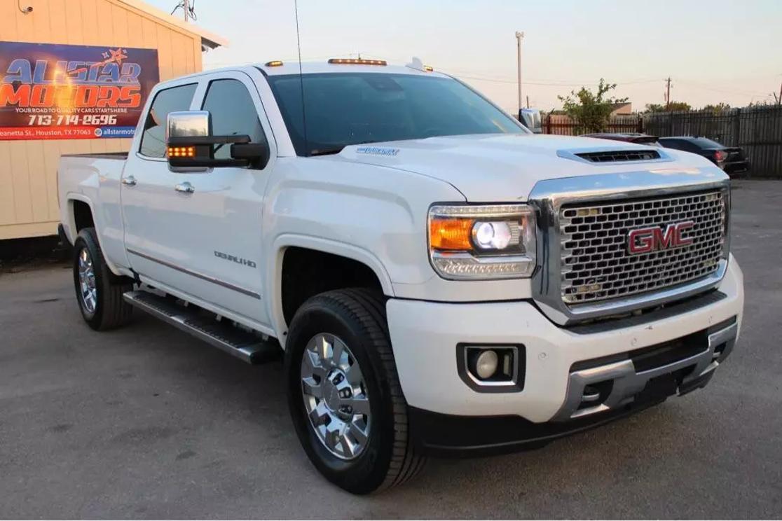 2017 GMC Sierra 3500 Denali HD Denali photo 1