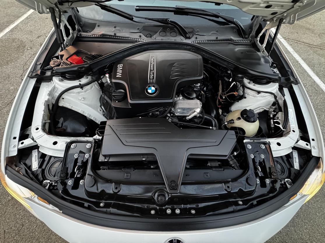 2014 BMW 3 Series 320i photo 45