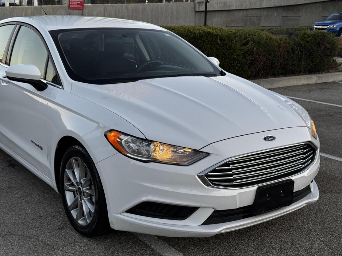 2017 Ford Fusion Hybrid SE photo 6