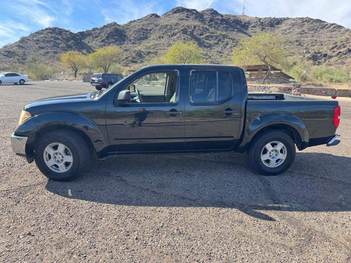 2005 Nissan Frontier SE photo 3