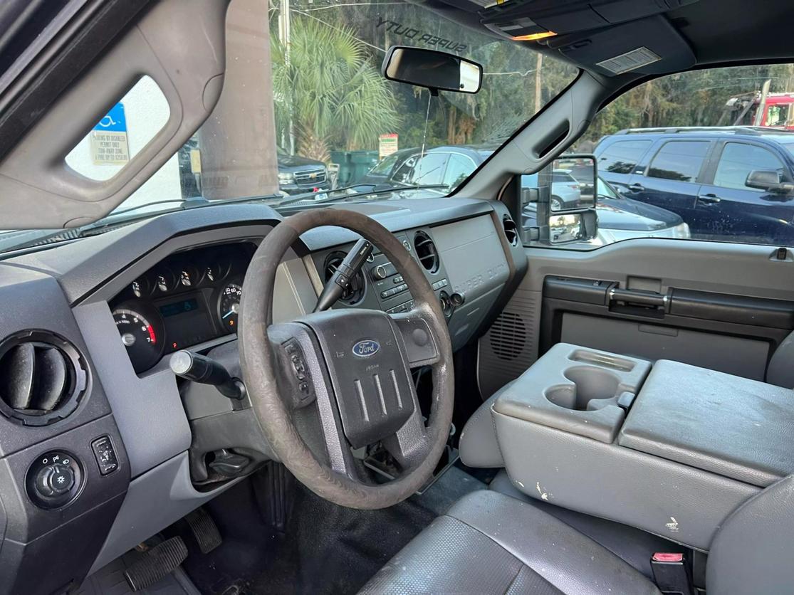 2013 Ford F-250 Super Duty XL photo 8