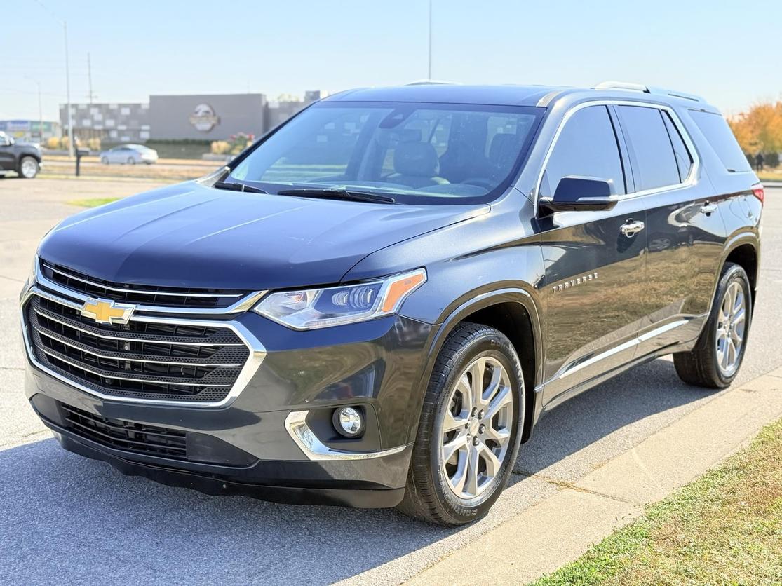 2018 Chevrolet Traverse Premier photo 2