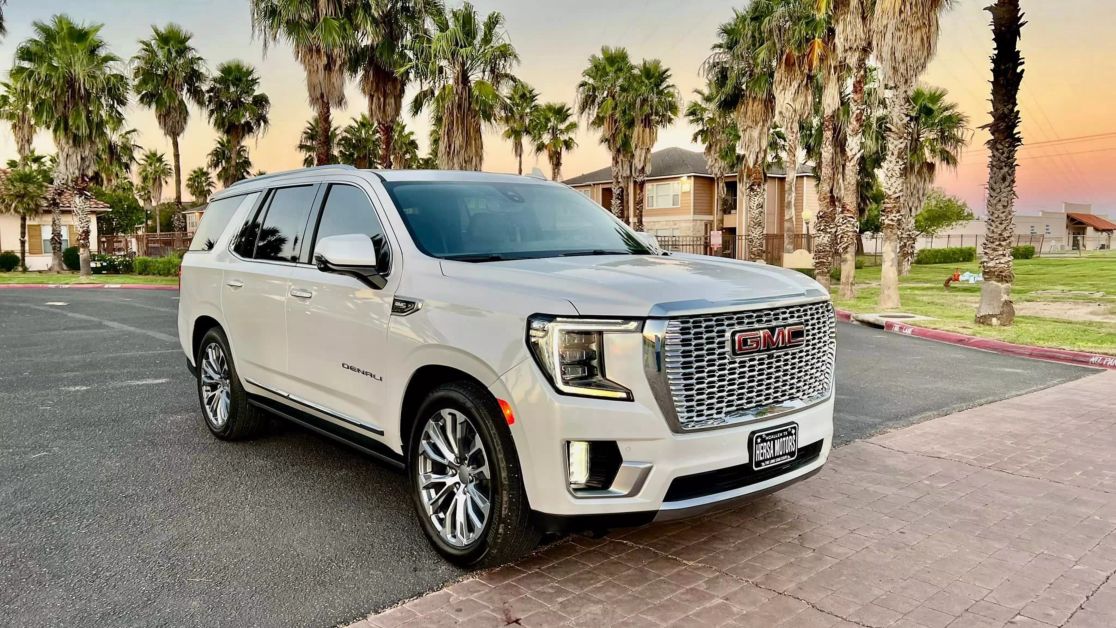 GMC Yukon's photo