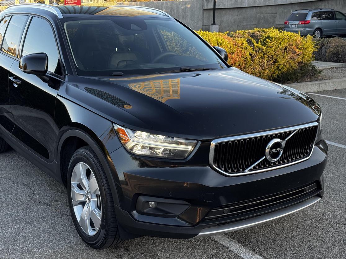 2021 Volvo XC40 Momentum photo 6