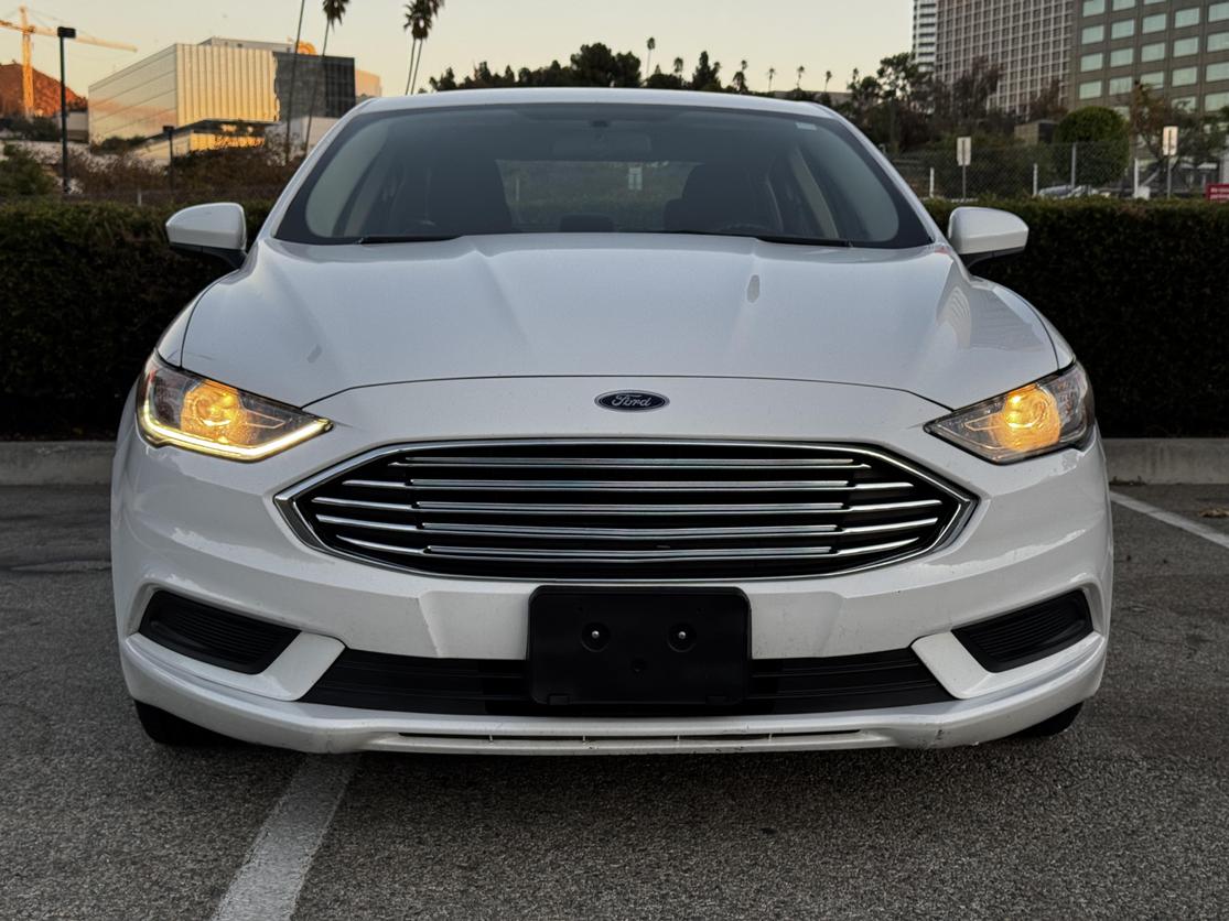 2017 Ford Fusion Hybrid SE photo 4