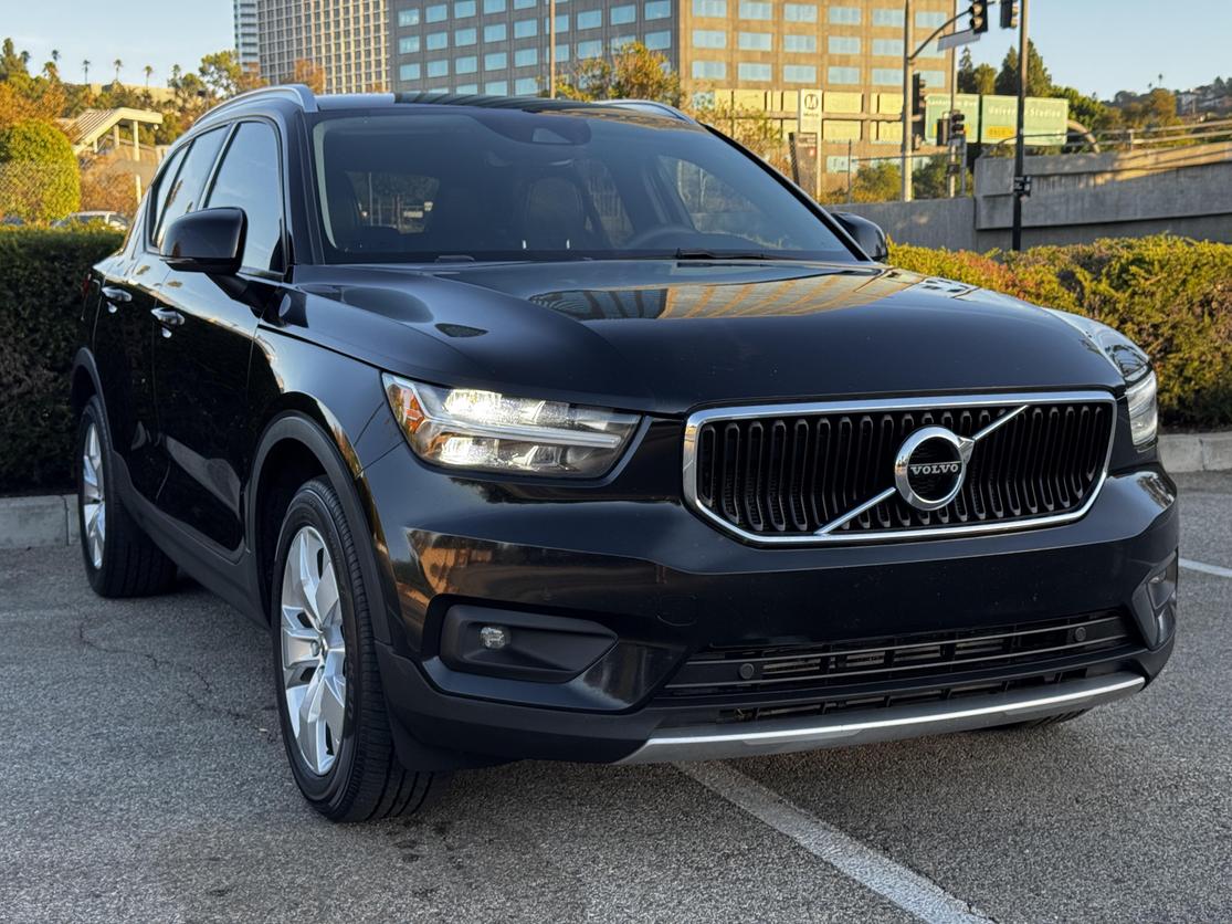 2021 Volvo XC40 Momentum photo 5