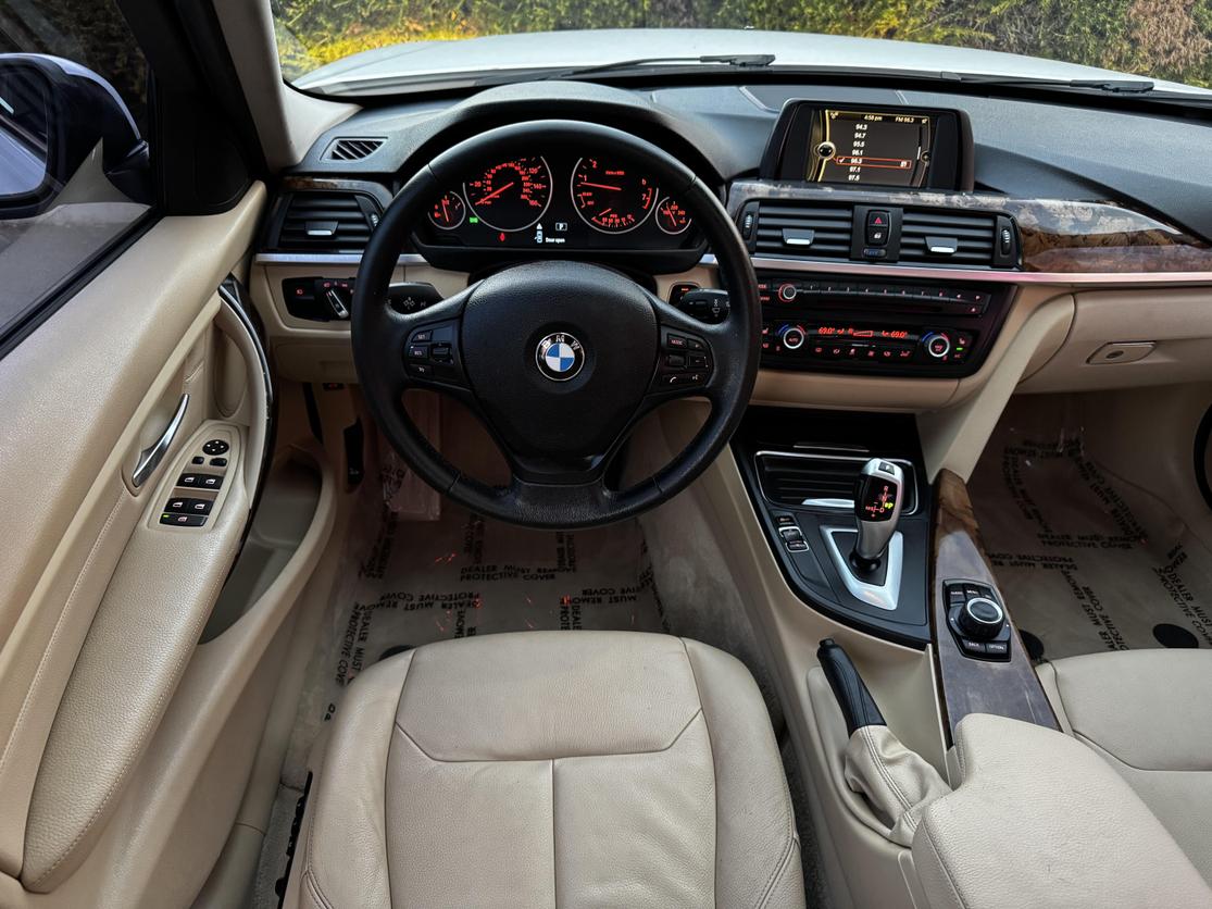 2014 BMW 3 Series 320i photo 21