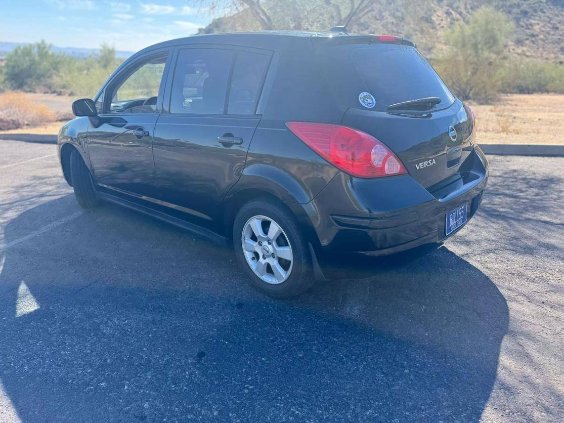 2008 Nissan Versa SL photo 3